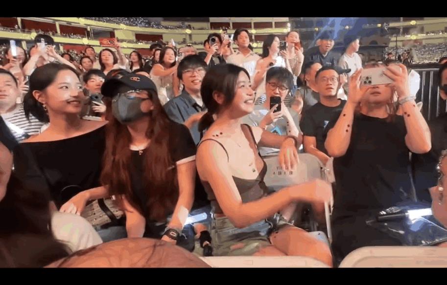 我的天，这真的很陈妍希！离婚后的陈妍希终于实现了穿衣自由，看到这一身穿搭，展现