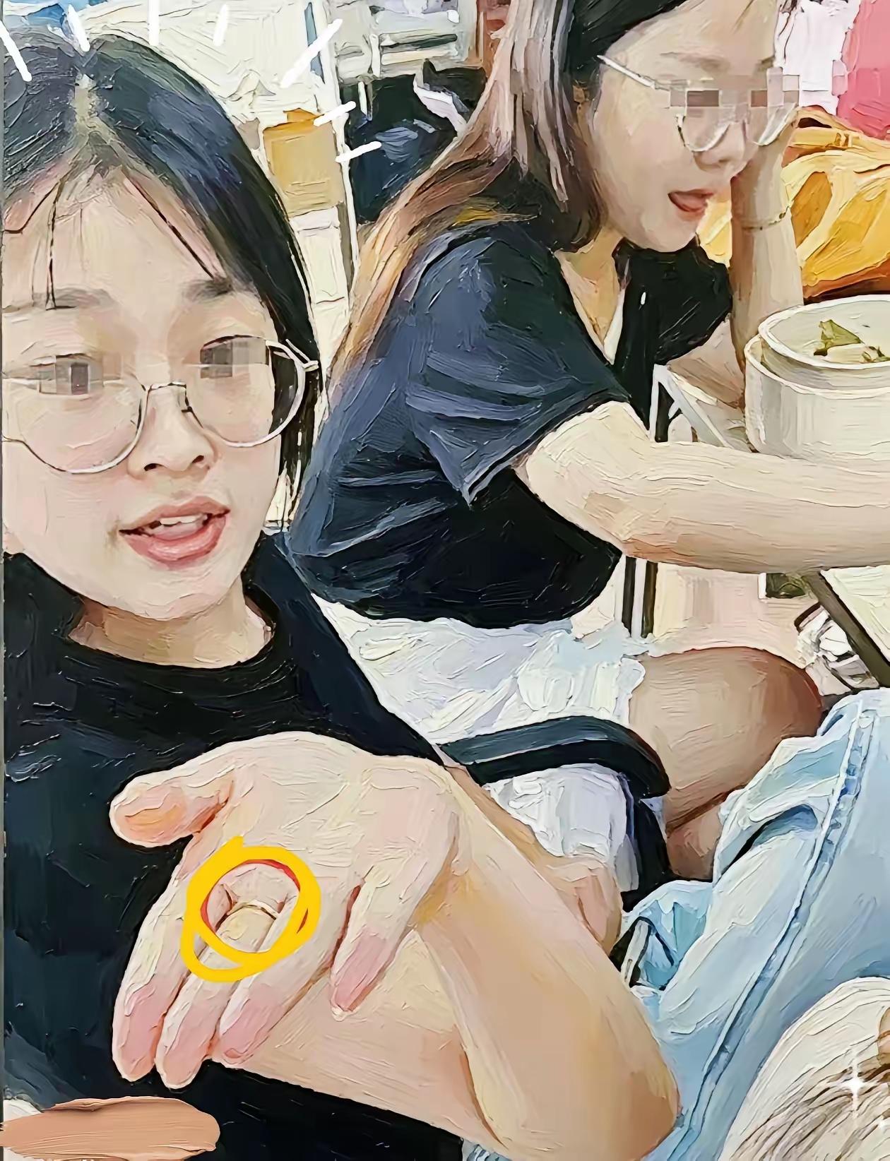 手戴订婚戒还当众耍无赖谁娶这种媳妇真的要掂量掂量大家仔细看白嫖姐伸出的这只手