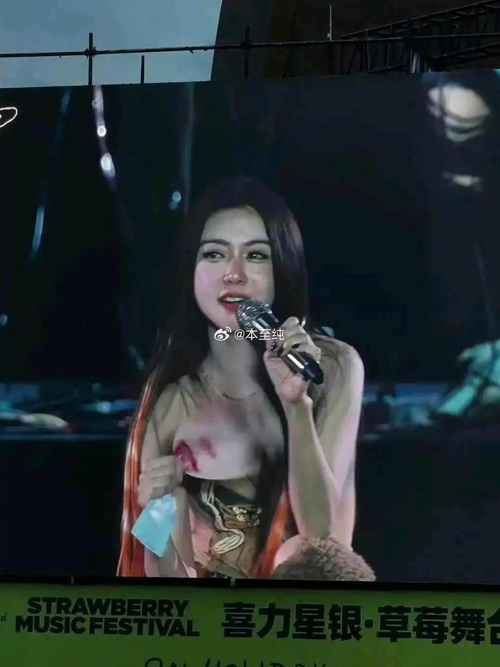 薛凯琪都45岁了，怎么看着还像个小姑娘