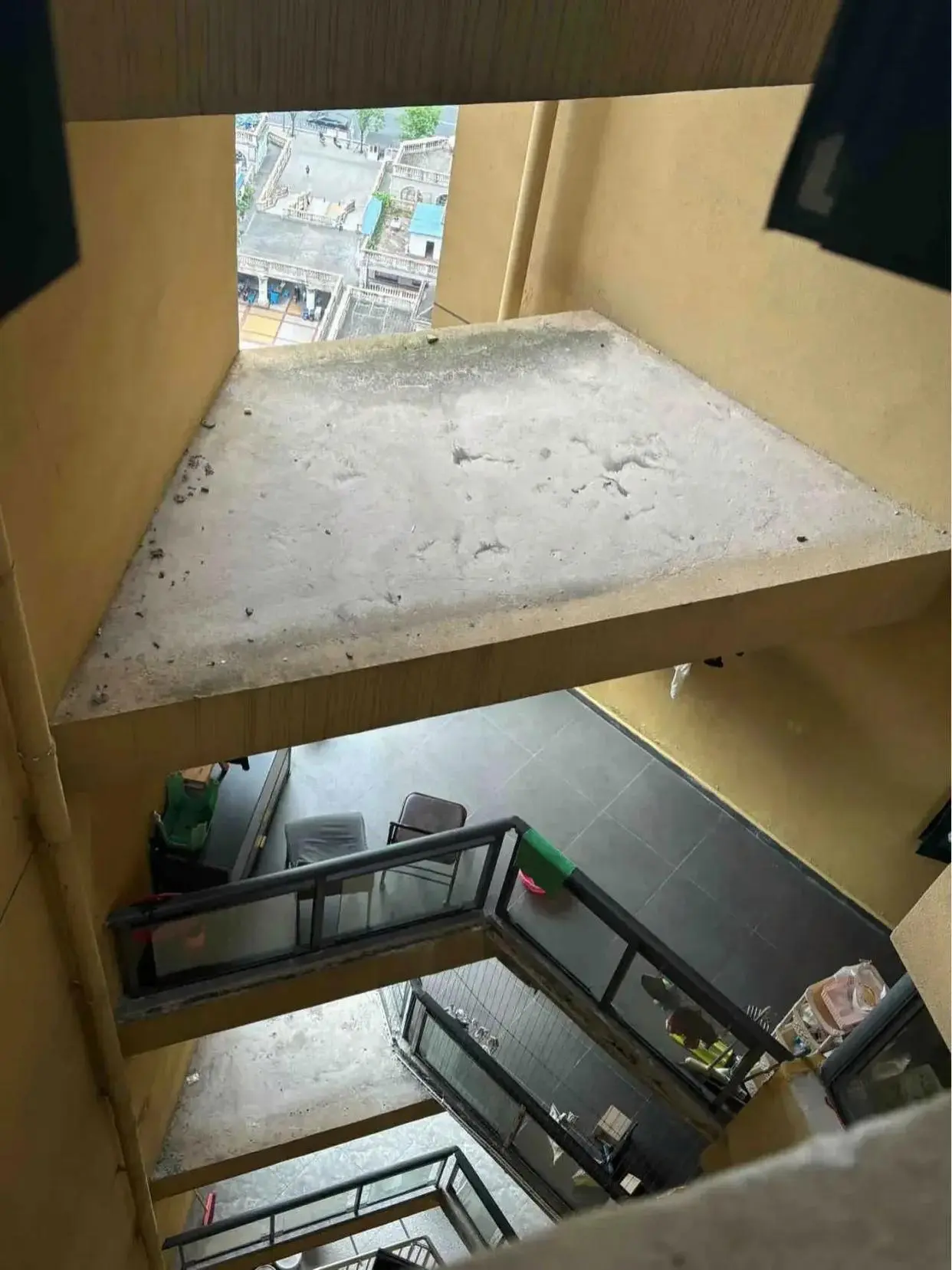 这个地方还能这么整？不怕掉下去？