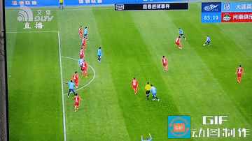 大连英博海发主场对阵河南俱乐部，第84分钟大连英博海发队11号前锋塞法斯·马莱莱