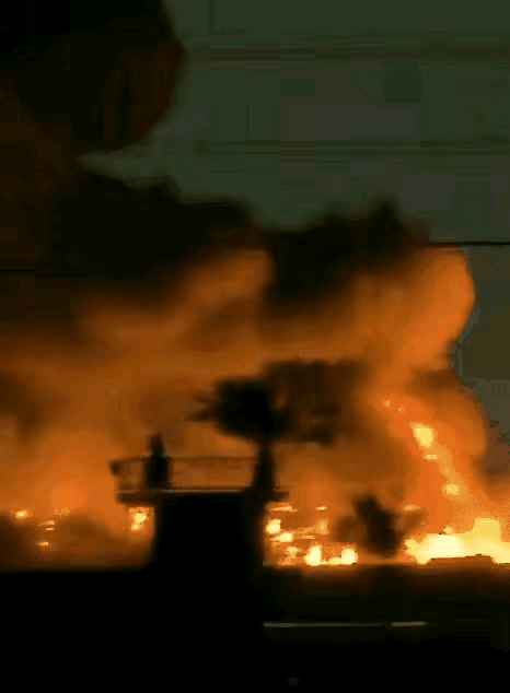 刚刚刷到个事，​直接给我干沉默了。​3月21日凌晨，巴格达又亮了，这次是在爆