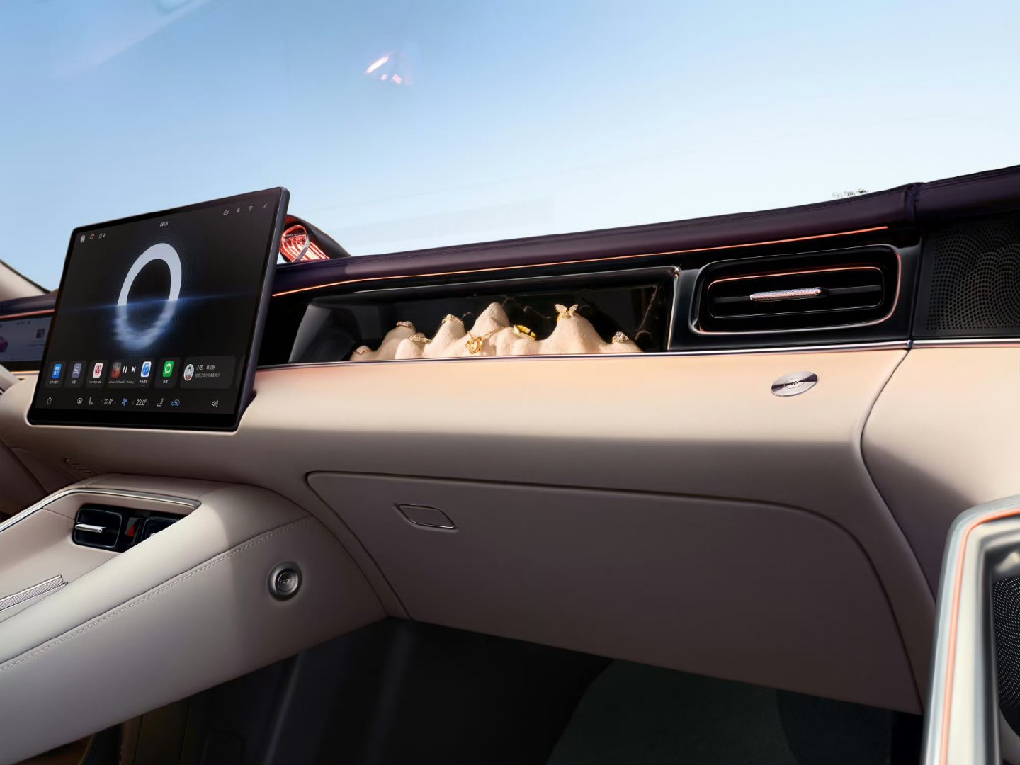 【尚界Z7首搭灵感橱窗，藏在座舱里的“情绪橱窗”】尚界推出了首款猎装车——尚界