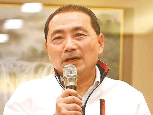 侯友宜这波操作，最近蓝营圈子里都吵翻了。前天凯道20万人顶着大太阳反毒油，蓝营