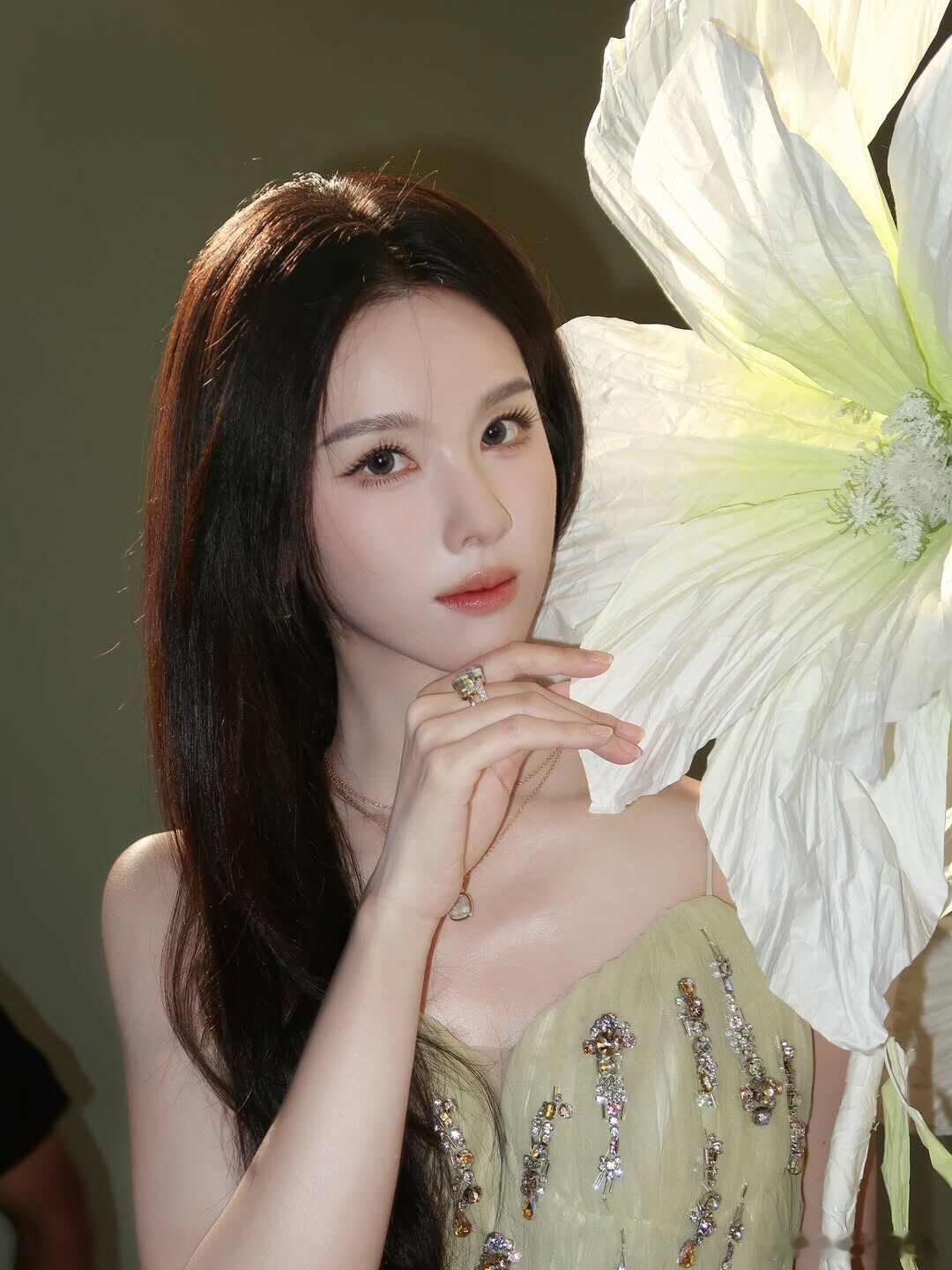 #陈都灵#嘟嘟如此美萌​