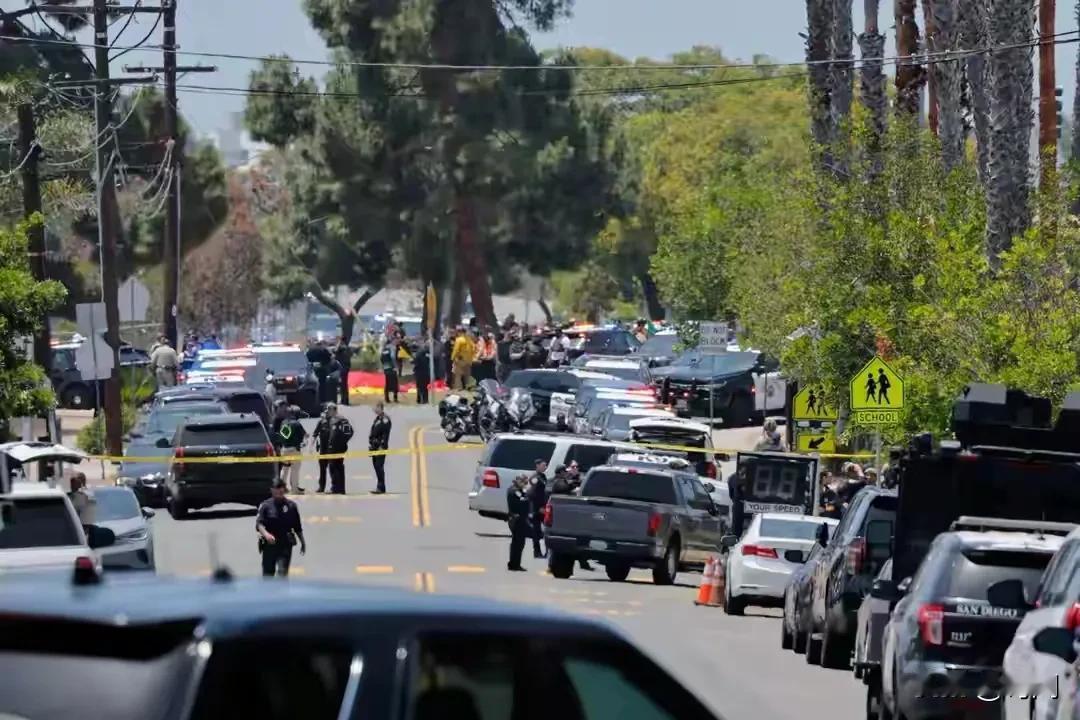 美国一伊斯兰学校突发枪击案已致5人死亡，两名白人高中生留下遗书称自己为“清除伊斯