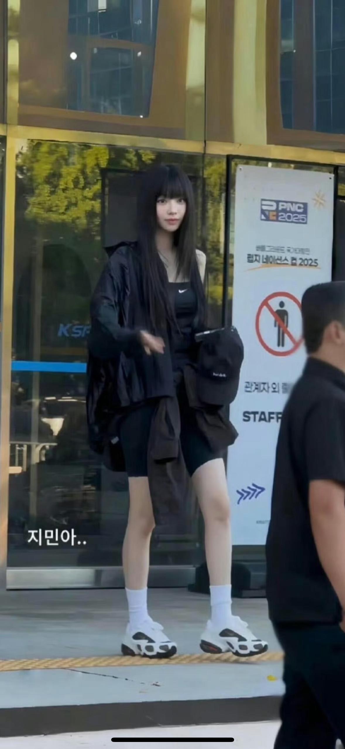 说到最美体育生我想的是这张诶…..