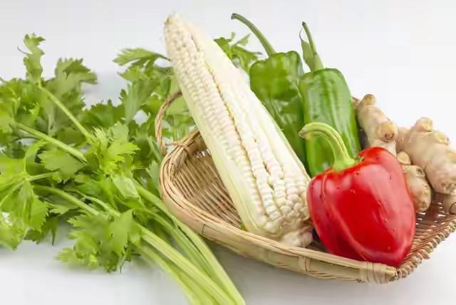 吃这5种食物有助排便在现代快节奏的生活中，很多人都面临着“便秘”的烦恼。或许你