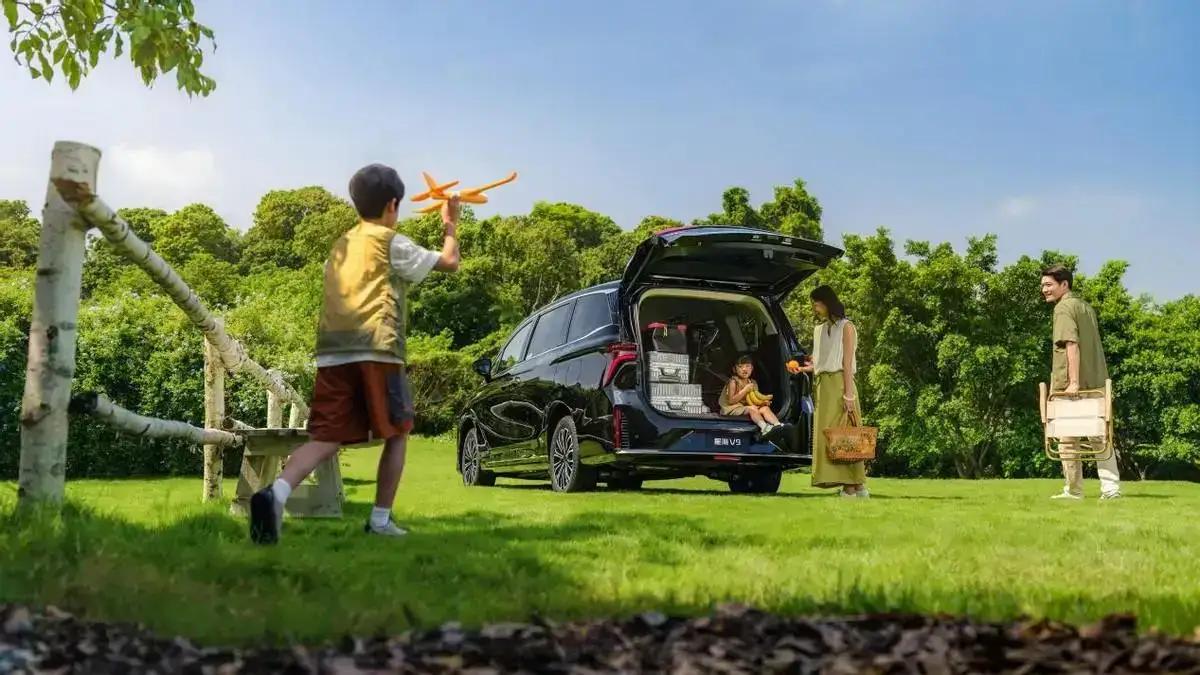 要舒适:买别克GL8要面子:买丰田埃尔法要豪华:买雷克萨斯LM要实惠