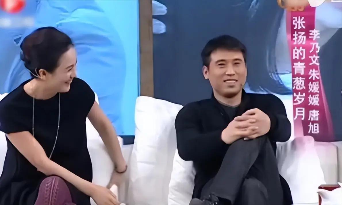 李乃文在结婚之后，他老婆让他把收入全部上缴，可是有一次，他老婆在打扫卫生的时候，