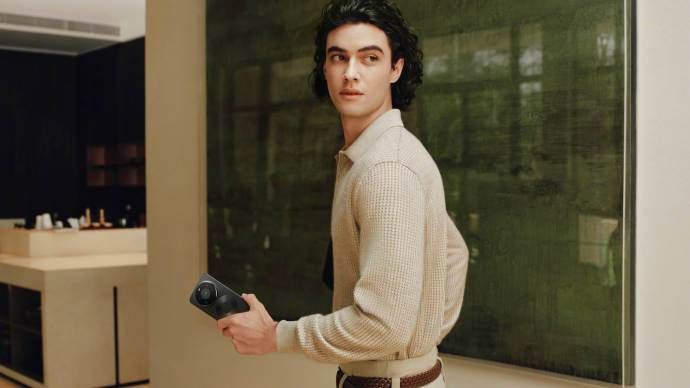 这质感，这配色，直屏设计也太高级了吧！颜值拉满，已经开始期待上手的惊喜了！