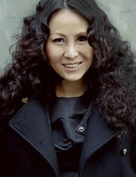 1993年，女歌手罗琦，在一场生日宴上口出狂言：“北京人，都是xx”，话音刚