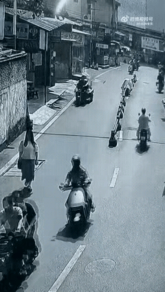 现代人戾气太重，俗语说得好，“良言一句三冬暖，恶语伤人六月寒”，在路上不管走对还