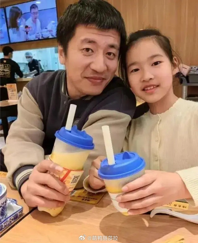 张雪峰因心源性猝死离世，公司刚刚发布讣告，好可惜！张雪峰今年才41岁，女儿张姩菡