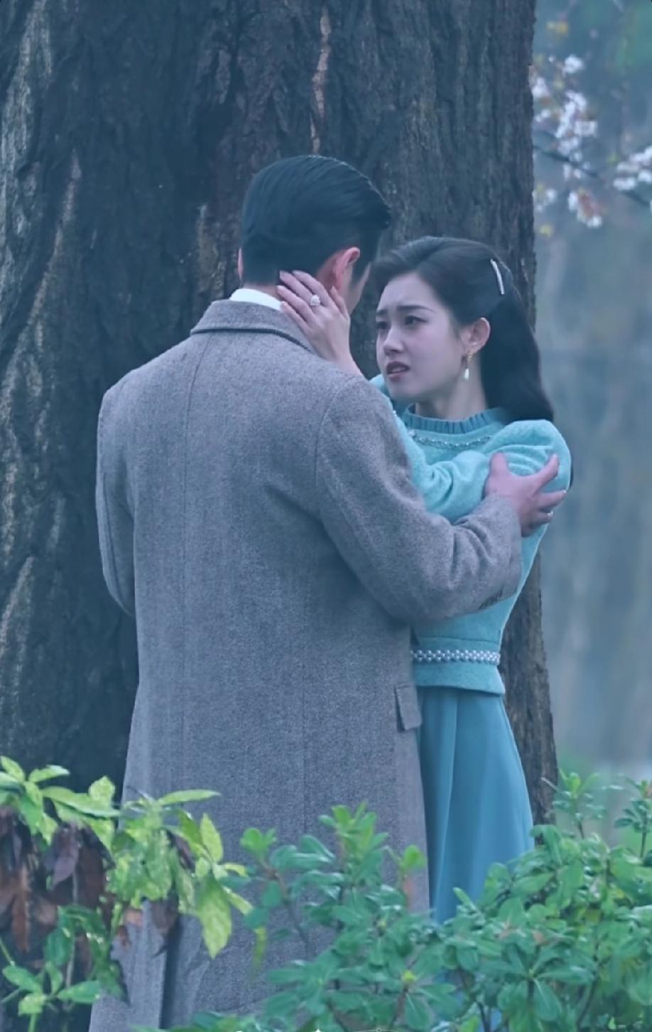 郭宇欣新鲜的路透来啦！快看她狠狠的一巴掌，情绪起伏很有代入感，简直太棒了，就连每