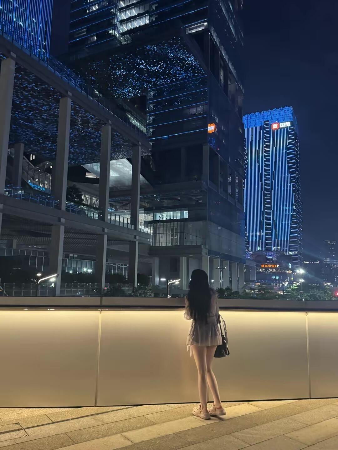 现在的人太奇怪了，一生病检查都是癌症，连治疗的机会都没有。身边总能听见这