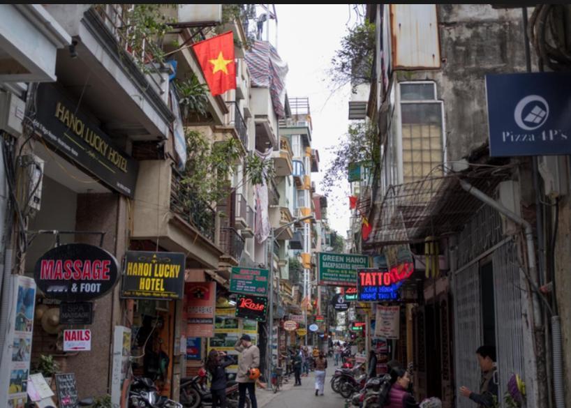 越南人对中国的心态到底有多矛盾？恨自己不是中国人。你去越南河内逛一圈，会发现一