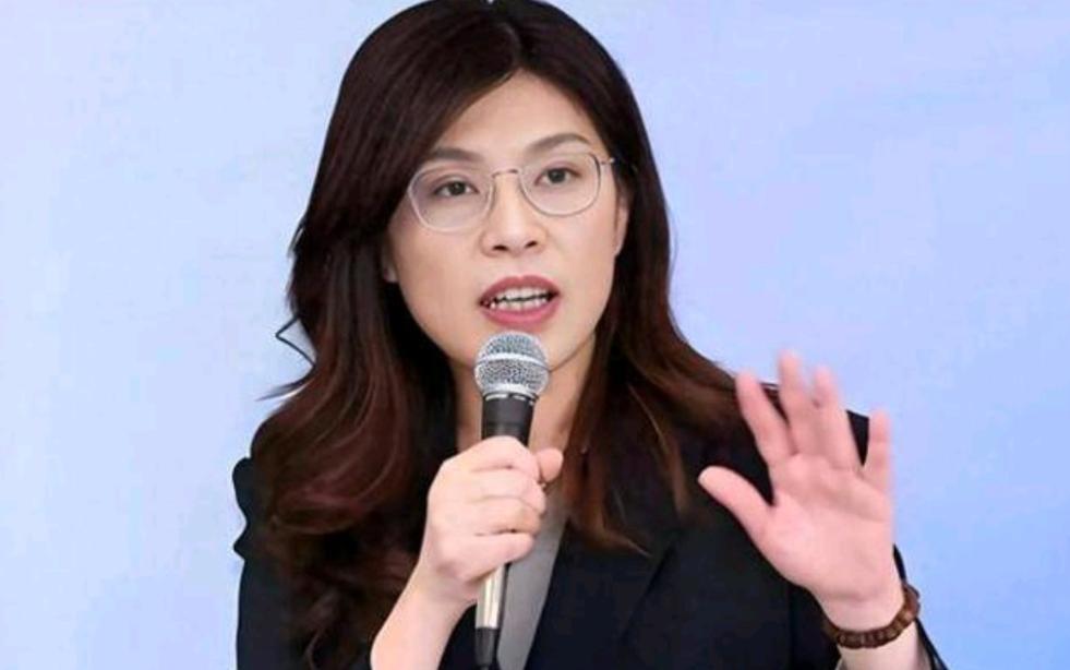 郑丽文再次就两岸关系进行表态！8月8日，根据岛内媒体报道，国民党主席郑丽文在接受