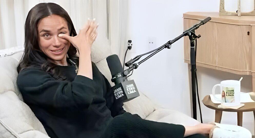 哭泣的梅根和卡米拉王后，一位为自己的母爱而感动，一位担心丈夫的健康。查尔斯三世