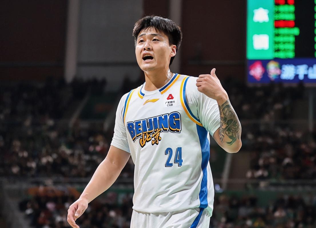 陈盈骏：睿哥，要是杰曼保持着现在的状态你觉得北京这赛季能夺冠吗？赵睿：要是周琦