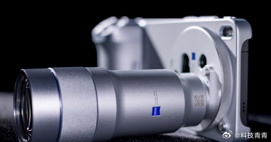 根据韩伯啸的意思，新款的vivoX300Ultra视频能力有巨大的进步，包