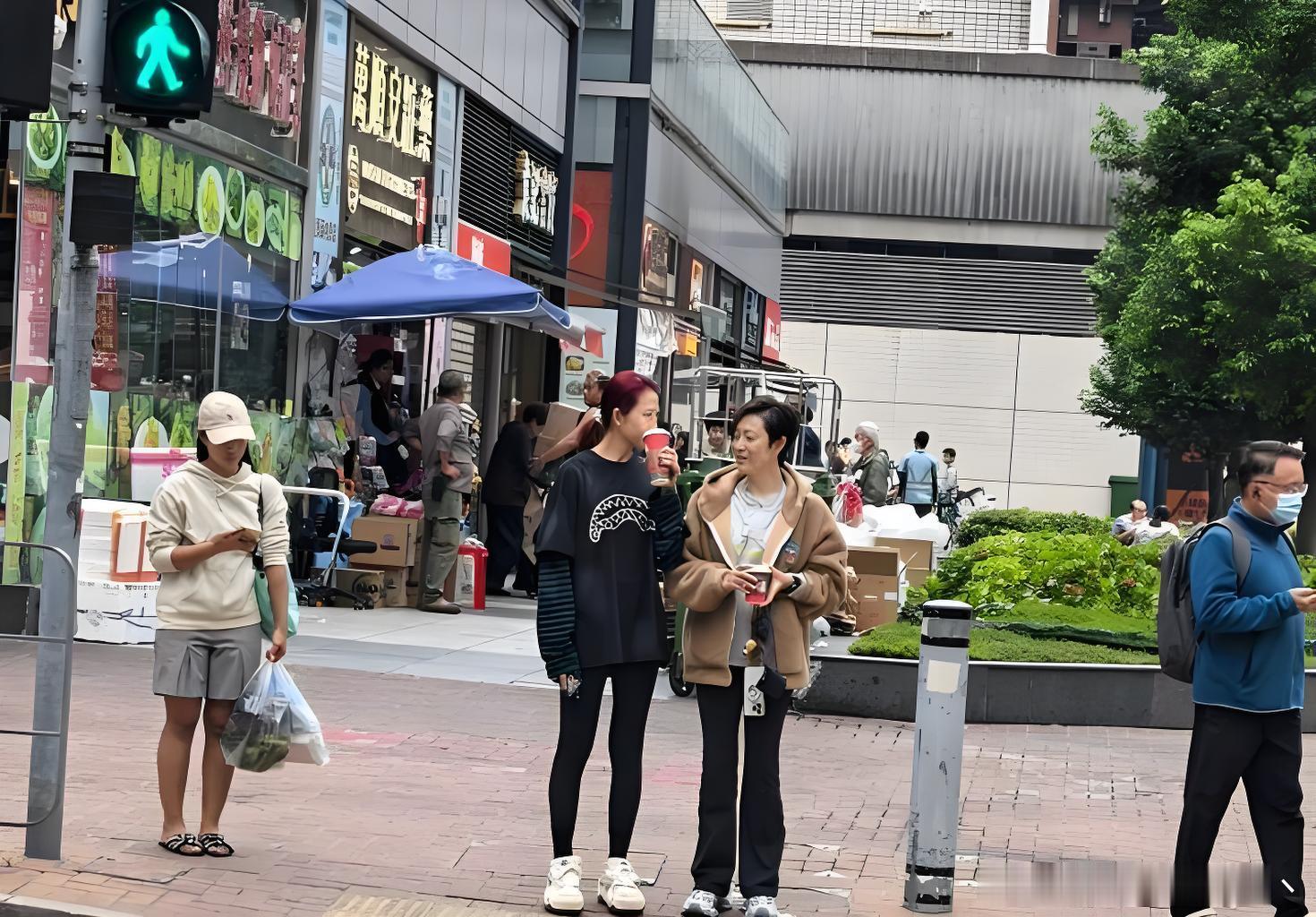 香港的路人都不追星吗？竟然没人要签名