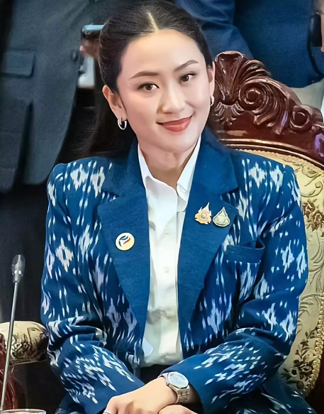 佩通坦这次能够“化险为夷”，她的父亲他信如今自身难保，处境颇为艰难；而她的丈夫