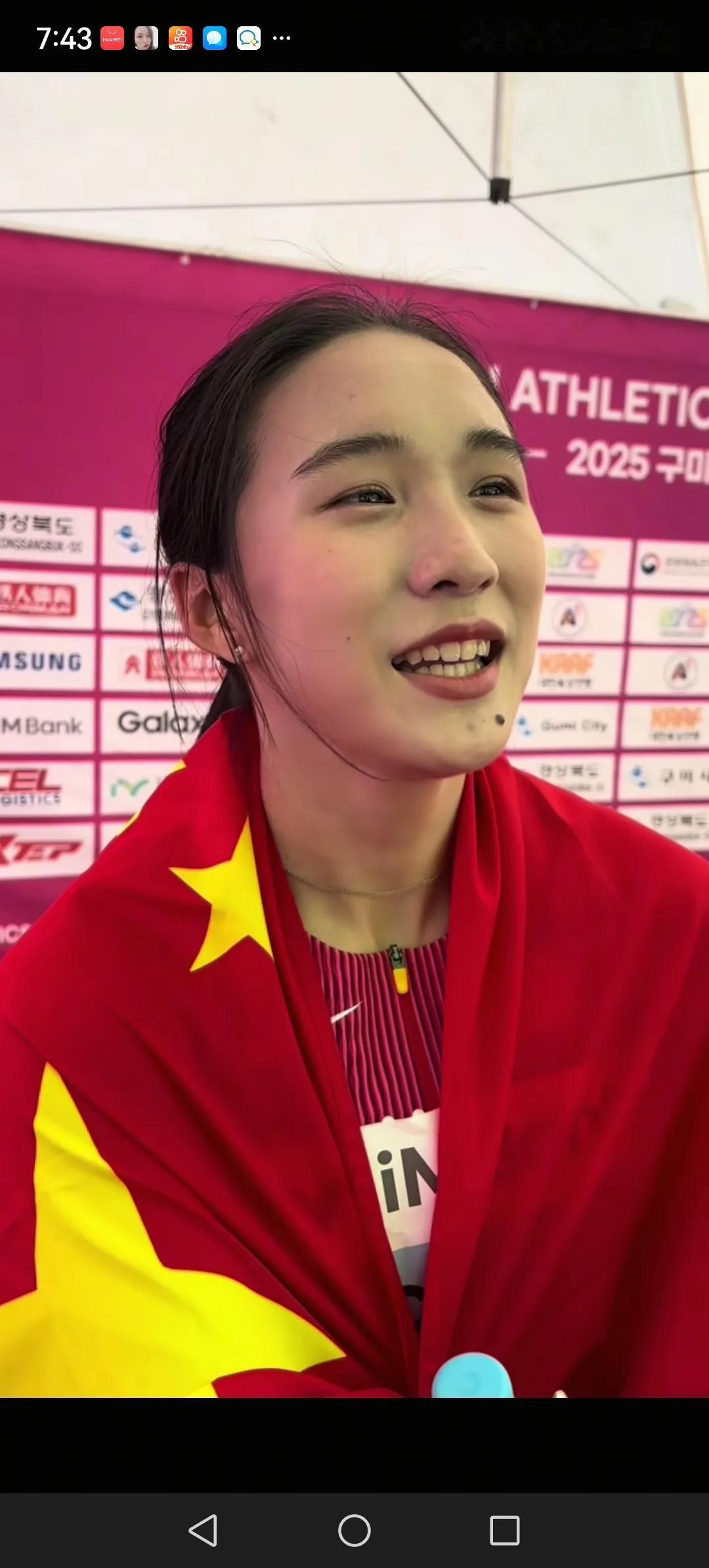 最年轻的200米女飞人，李妤颉险胜新加坡名将佩雷拉，勇夺亚锦赛女子200米冠军，