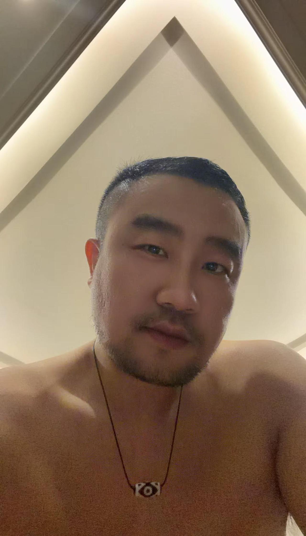 回来了，这次出去短短几天，看到的，遇到的，感受到的，让我内心坚定了两件事，我会朝