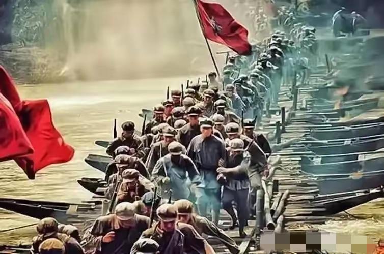 湘江战役最惨惨案1934年11月，凤凰嘴渡口，寒风呜咽红八军团1万余人挤在狭