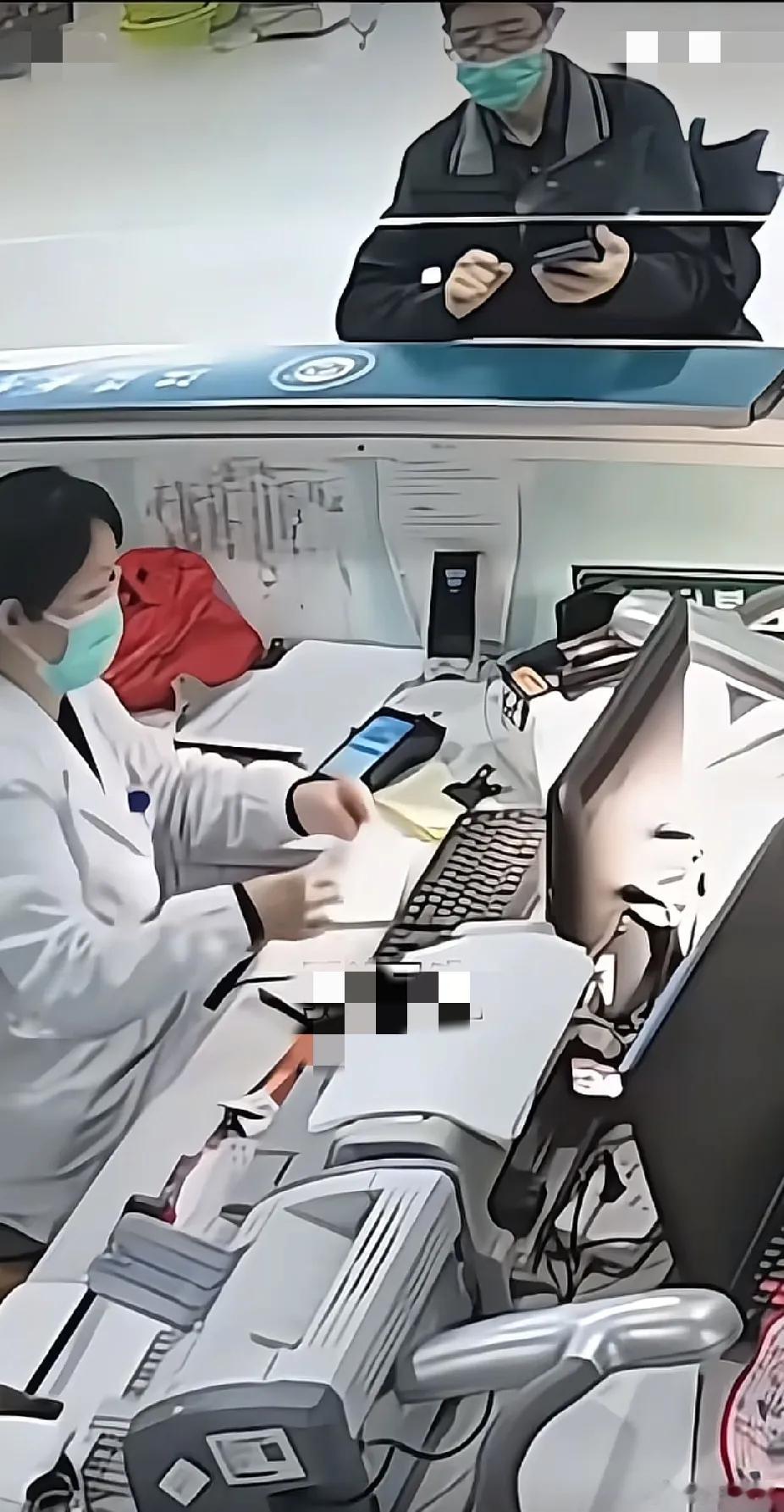 江苏镇江，一家医院里，一名戴着口罩的男子急匆匆走到收费窗口，说来结账。“1060