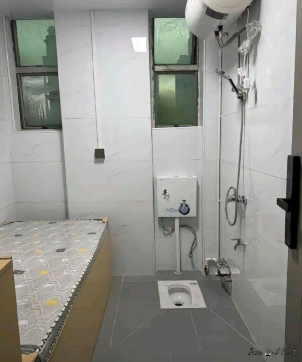 这样的单间，一个月400块贵不贵？