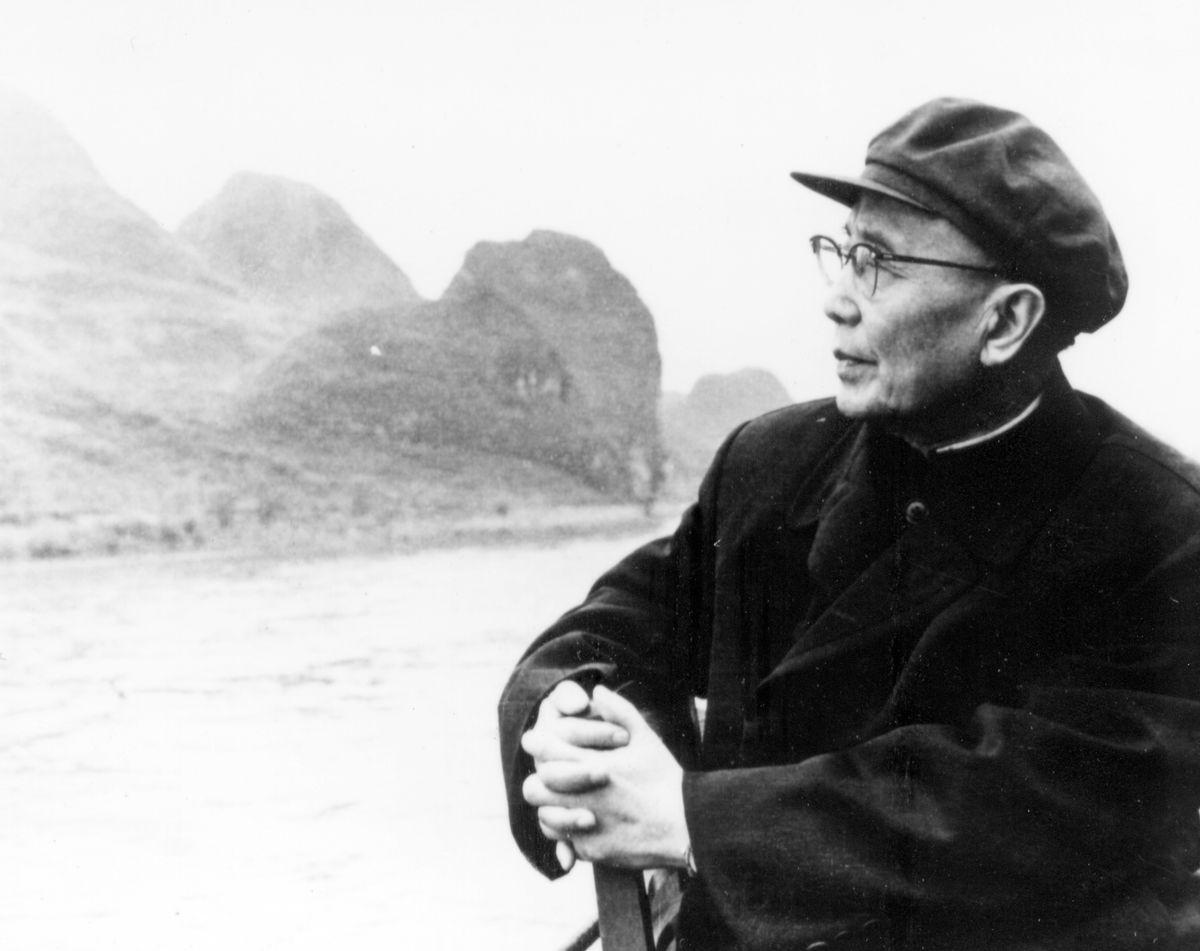 1956年，郭沫若带人挖掘定陵，可不久后，他的妻子和儿子都自杀身亡，参与挖掘的专