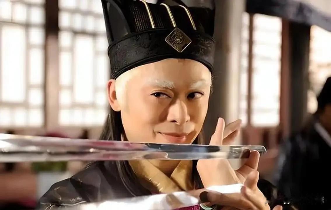 835年的一天，五百多太监手持刀斧冲进中书省，见人就砍。宰相李训等大臣被乱刀分尸