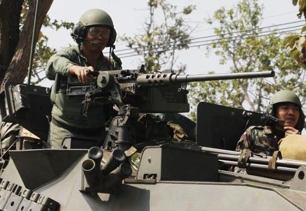 有人问这次泰国猛攻柬埔寨，为什么我们不阻止？其实，你只要关注下泰国军方这一次轰