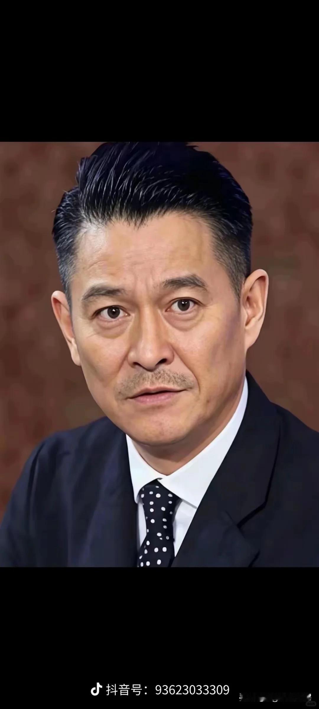 这位明星外形神态高度相似，很多人第一眼容易认错想配得上他的气质，该叫什么名字