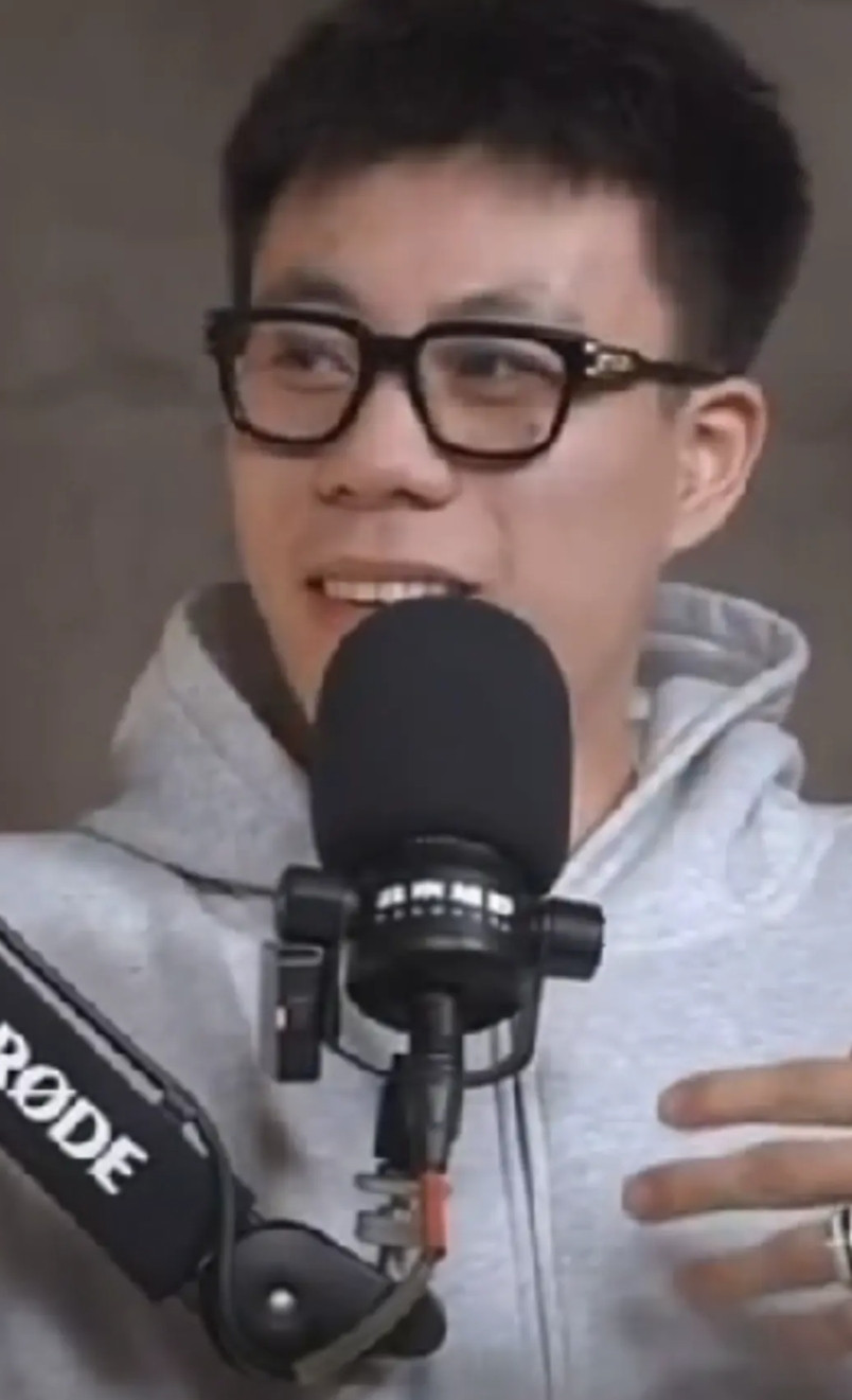 【上海久事男篮锋线悍将张震麟在接受媒体采访时，首次谈到因为工作原因缺少对家人的陪