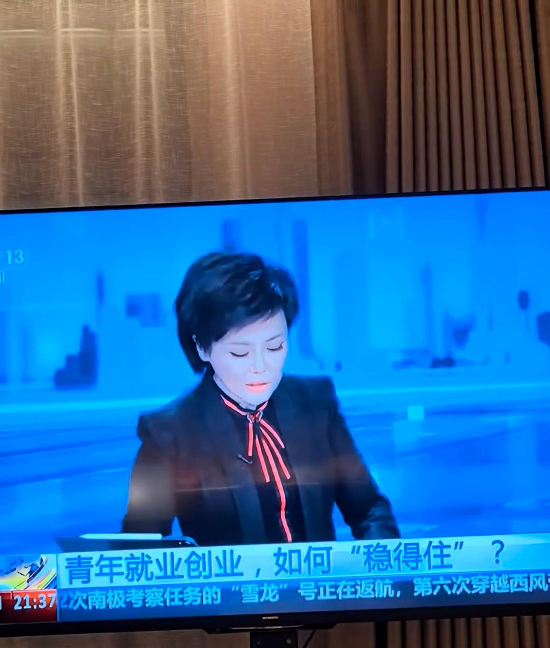 面对疾风吧，我们都用力的活着。刚看到相关报道，今年要有一千两百七十万毕业生，