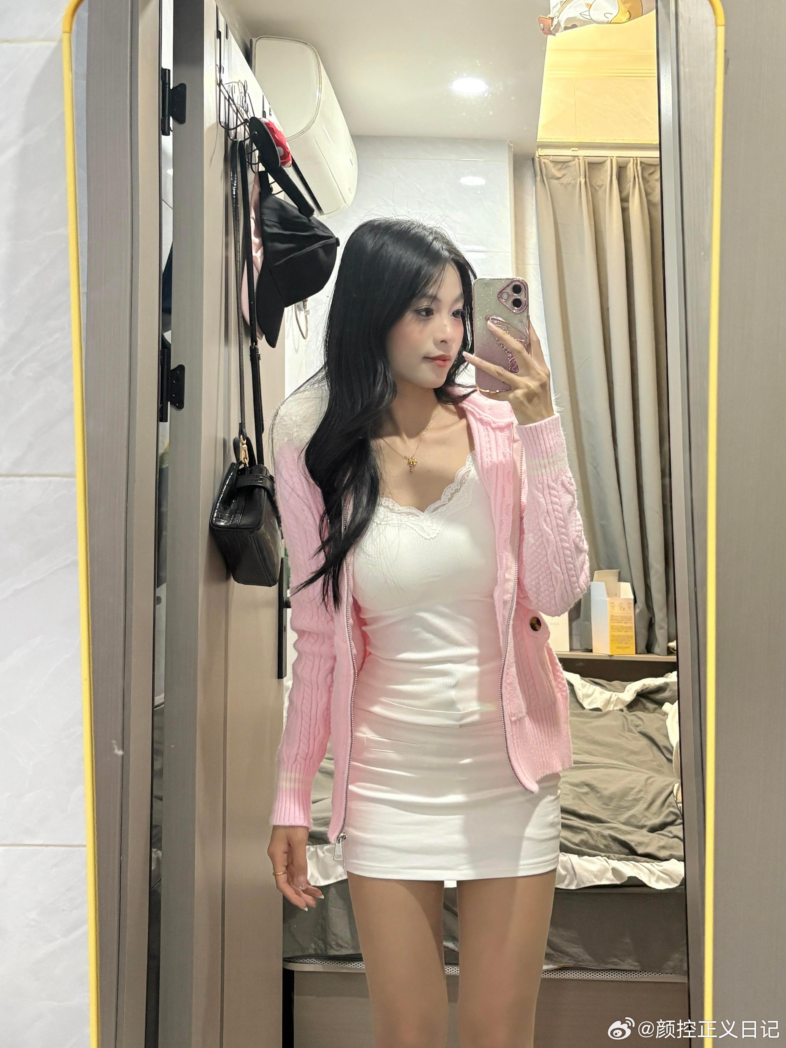 今天穿什么粉色穿搭美女绘梦长廊