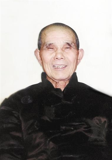 1952年上甘岭战场，24岁的志愿军新兵陈凤楼，无视"无命令不得开枪"的