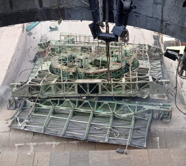 拜科努尔航天发射场的31号发射工位掉下去的那一坨，俄罗斯载人航天发射能力估计要被