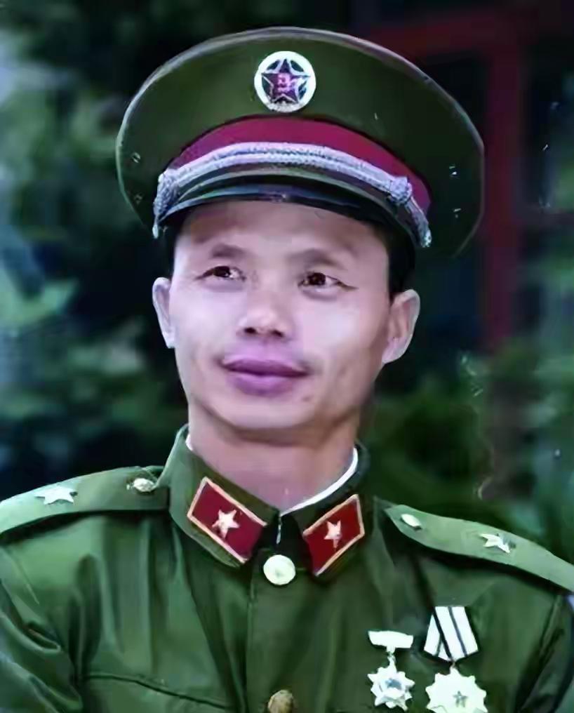 79年作战他已是指导员，84年打老山时任指导员再出战被授一级英模1985年6