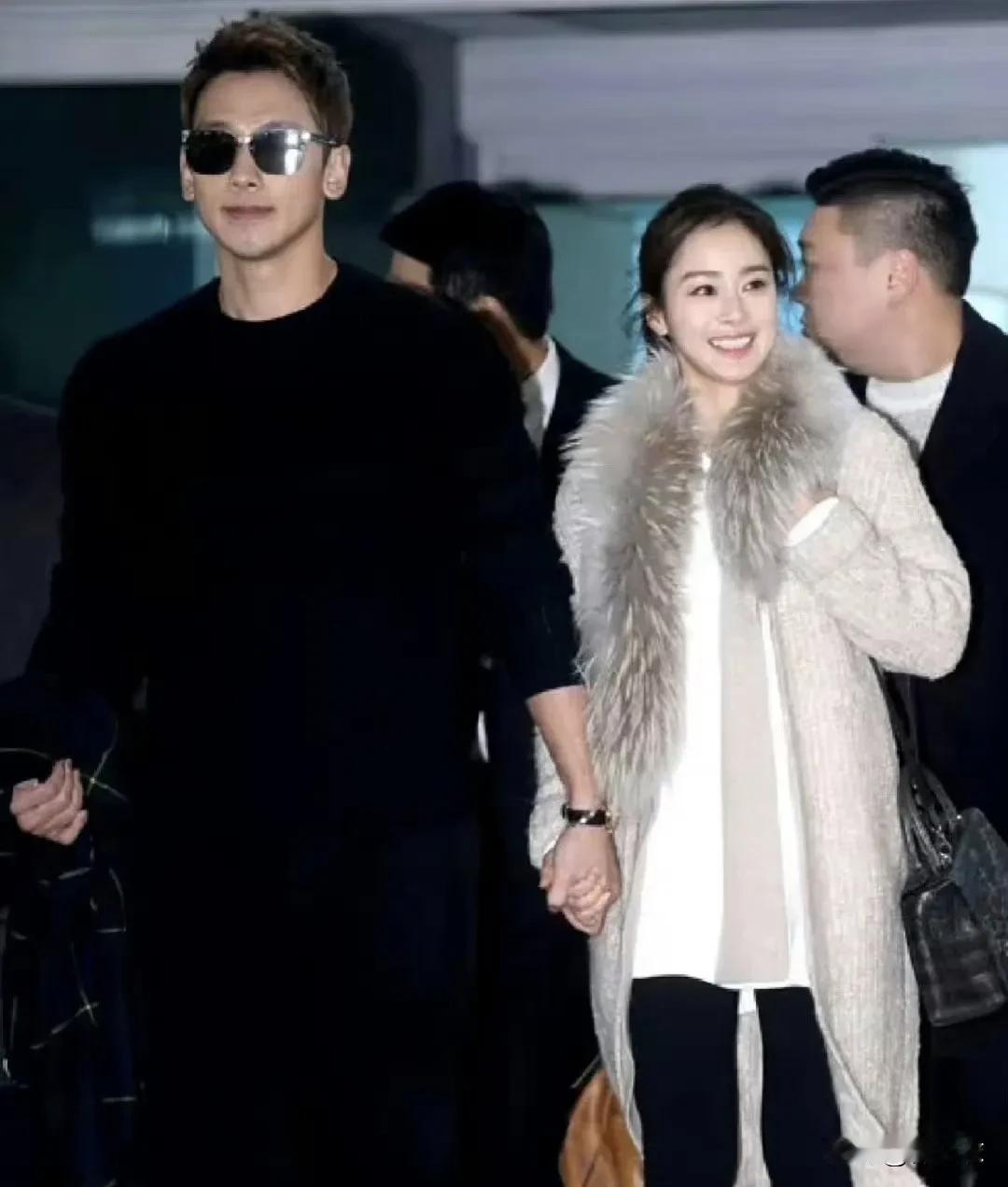 金泰熙的婚姻貌似也不太幸福，想想她一个大美人，这些年，颜值下跌，状态沧桑，甚至在