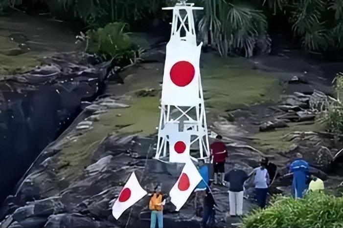 中日闹得再凶，钓鱼岛上那座灯塔谁都不敢碰！不少人把问题想得很直接：中国海警舰艇常