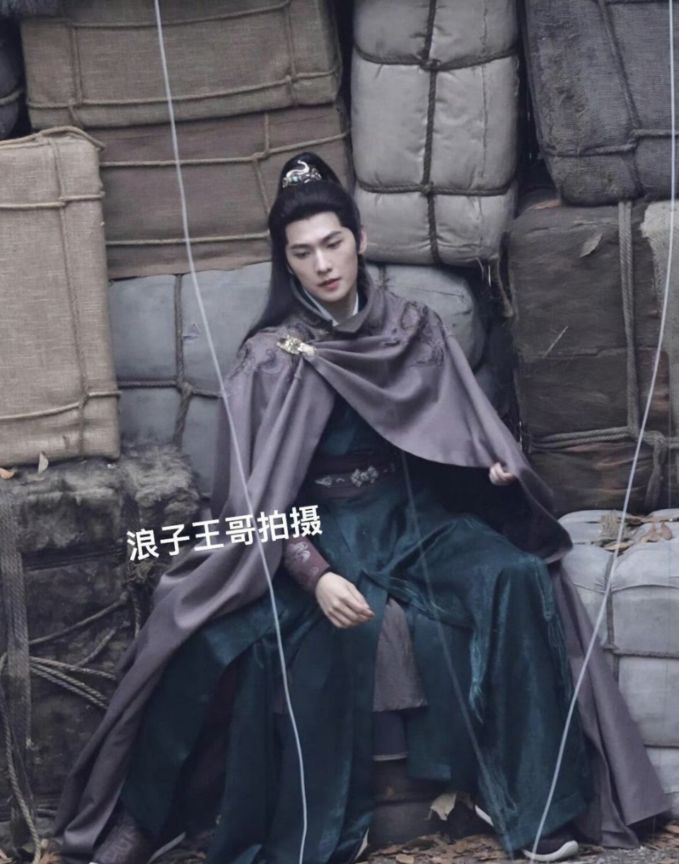 头套的发际线好奇怪