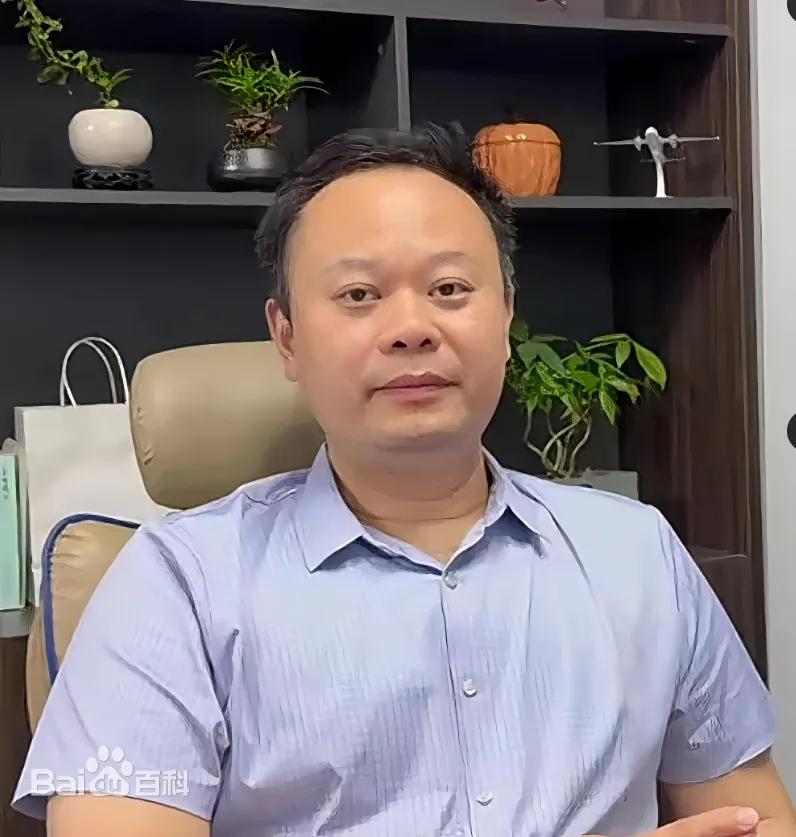 树大招风！军事顶流听风的蝉粉丝断崖式下跌，我也被强制取关，这事没那么简单