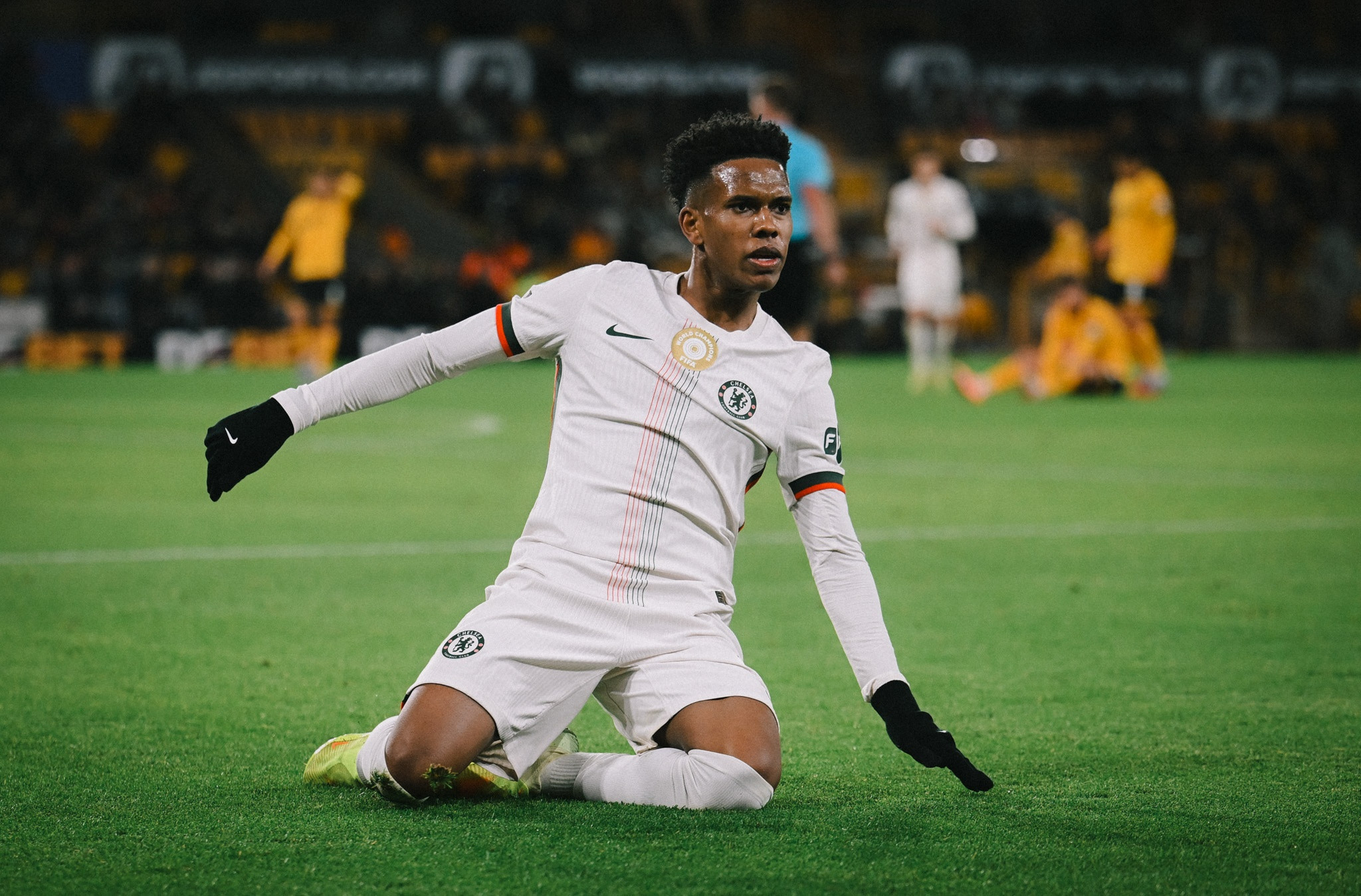 罗马诺: 切尔西对埃斯特旺非常满意, 库库雷利亚今夏已签新合同