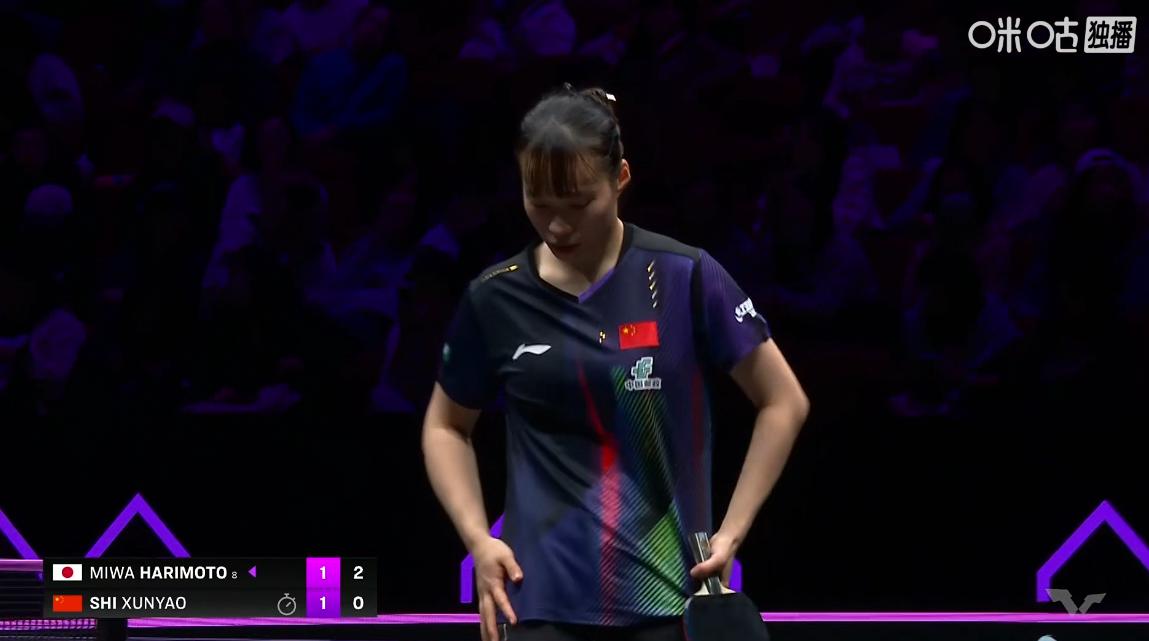 侯英超直言：石洵瑶底子很厚，要打出自信来，作为莎莎最头疼的对手，石洵瑶完全有