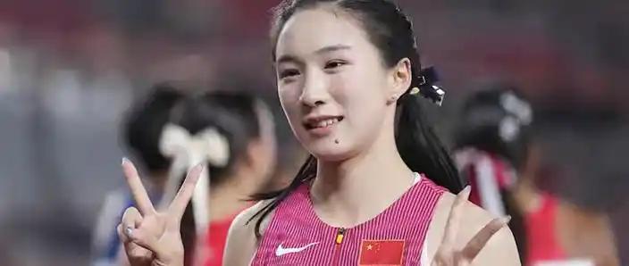 国内女子百米历史TOP5，梯队划分一目了然。李雪梅10秒79稳居榜首，刘晓梅1