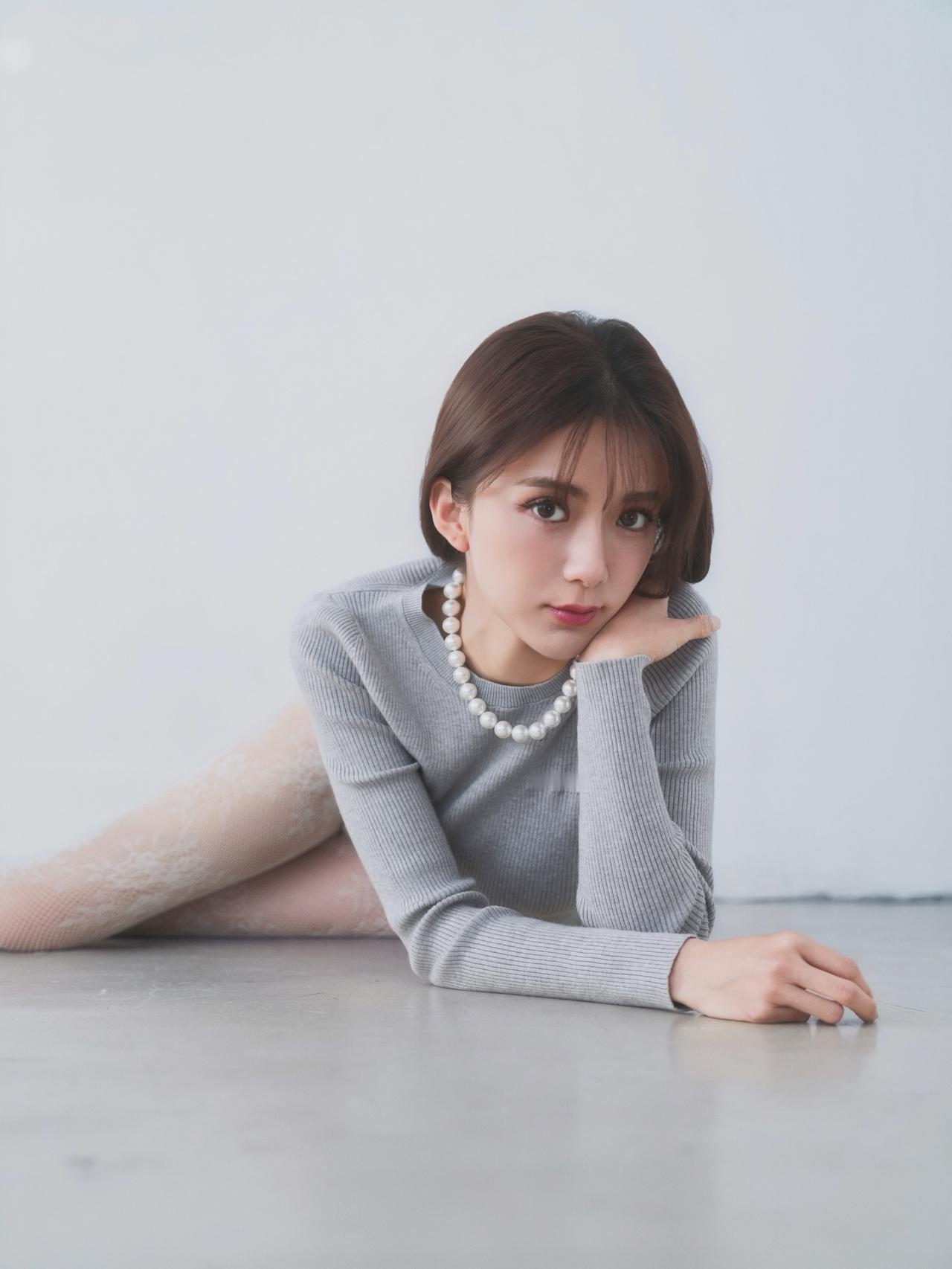 TVB陈星妤画报，白丝女神！YvetteChan她原名陈诗琪，曾用艺名陈圣瑜